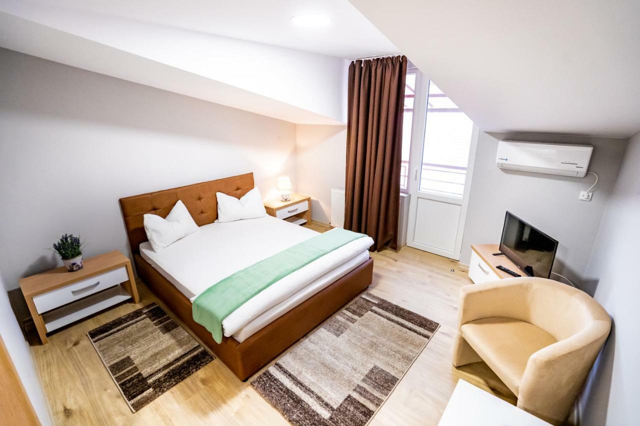 Hotel Casa Blum Lugoj Zewnętrze zdjęcie